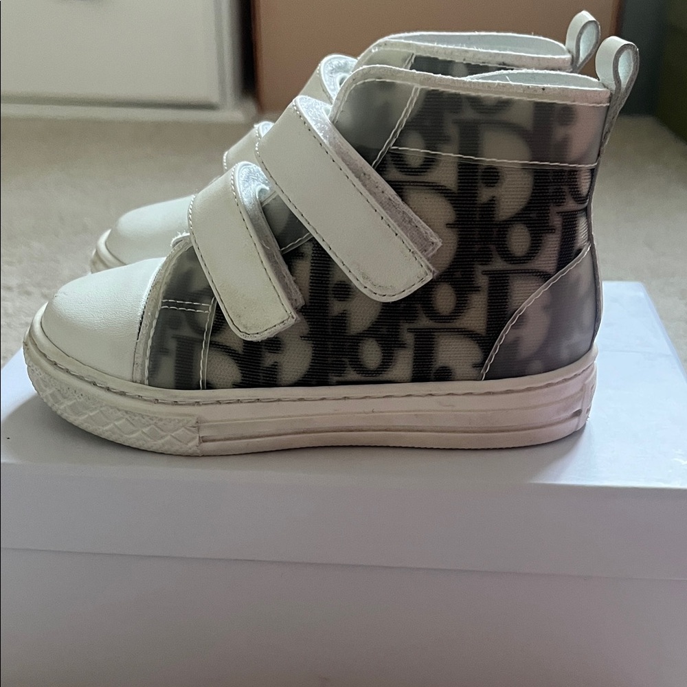 Stylish Kids High-Top Sneakers with Velcro - White & Black
